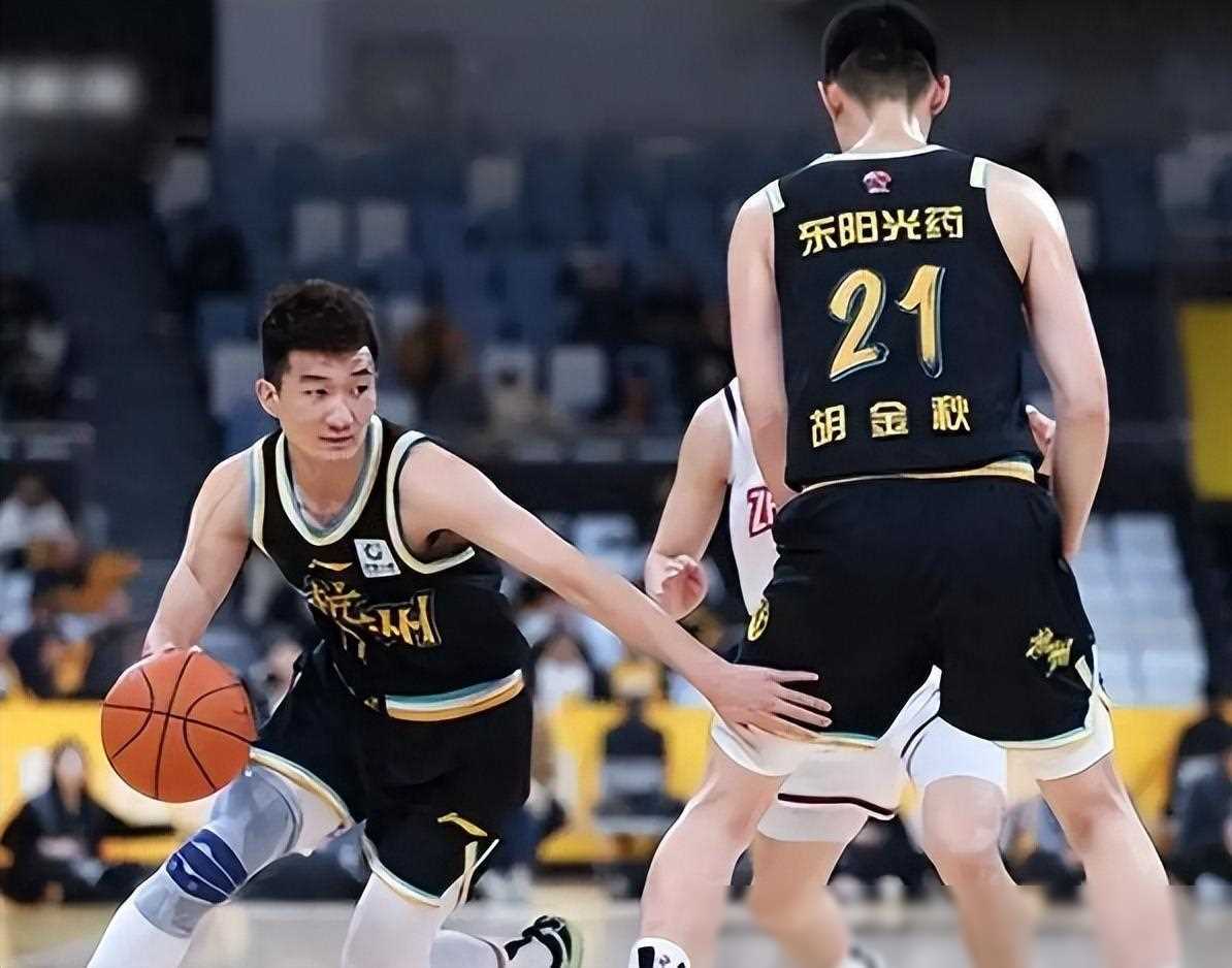 今夜体能课后;武汉三镇伤情更新备战CBA季后赛;底气十足;球队文化再被提及的简单介绍 今夜体能课后;武汉三镇伤情更新备战CBA季后赛;底气十足;球队文化再被提及的简单介绍