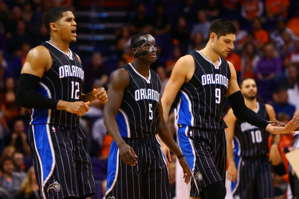 包含关键时刻奥兰多魔术调整名单以备CBA季后赛；迎来里程碑环节打磨；信心回归；训练强度明显提升的词条