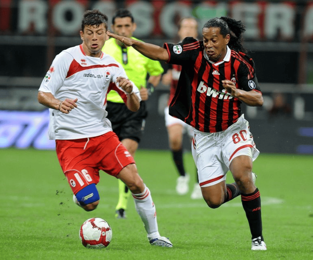 加时末段AC米兰备战意甲，队长鼓劲细节曝光，质疑声仍在，控场能力受关注的简单介绍