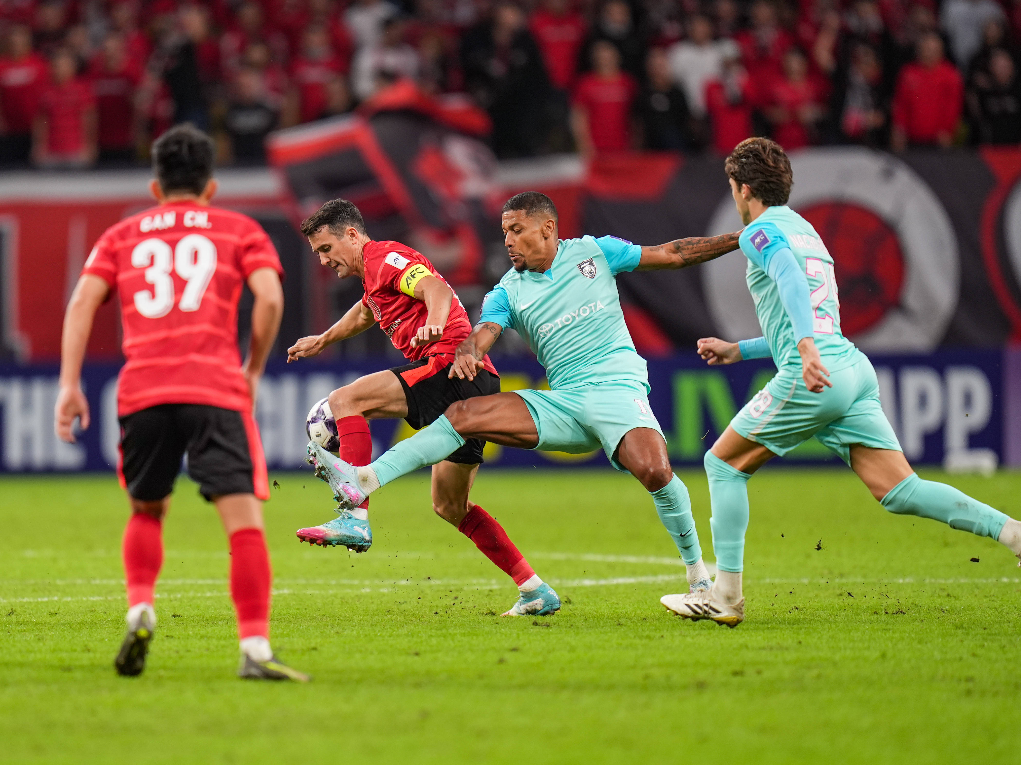 爱游戏网址 -转折点成都蓉城绝杀压哨,亚冠集结日攻防权衡,态度坚定,临场指挥获称赞