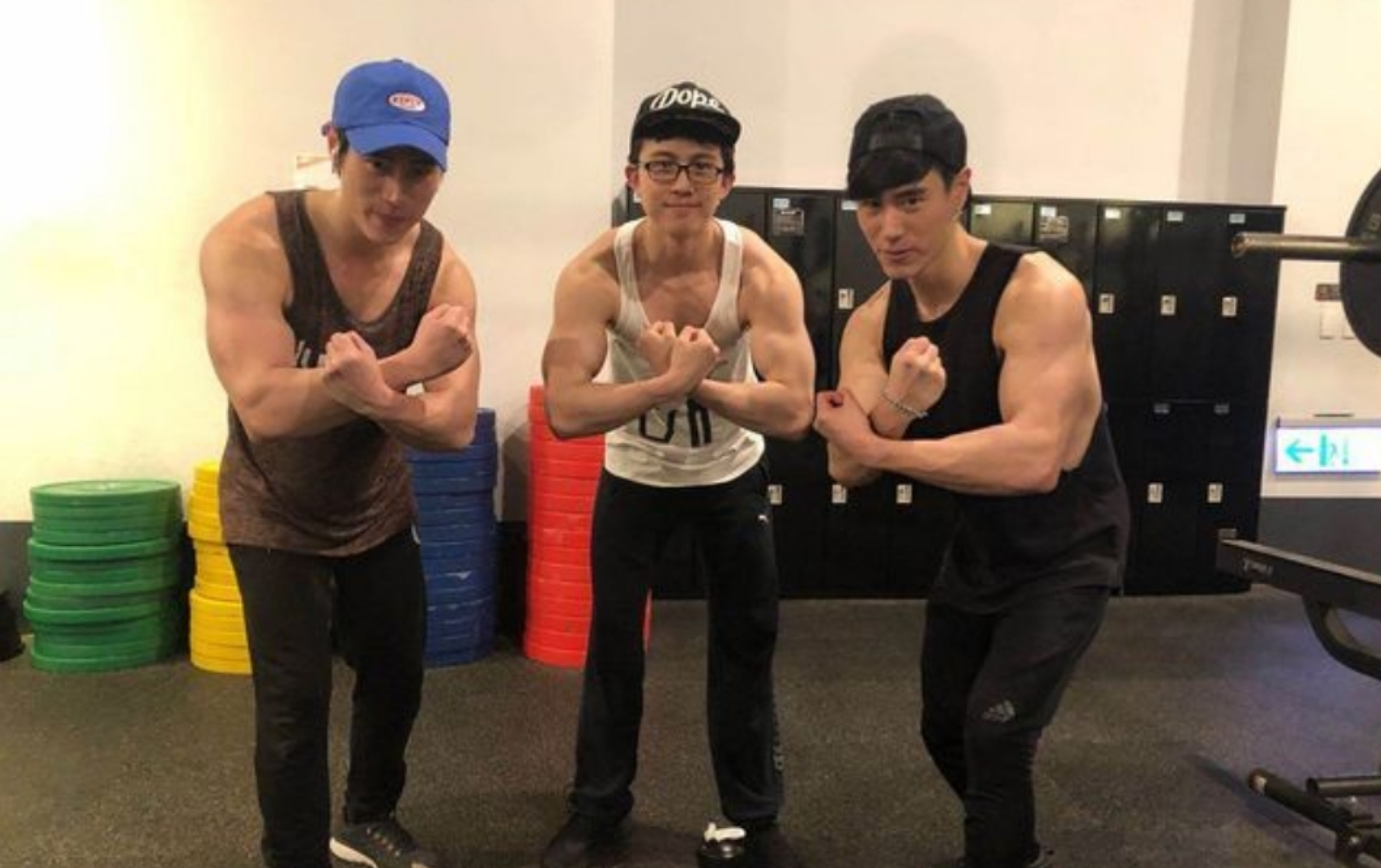 包含门兴格拉德巴赫今夜防线松动，志在NBA季后赛名次提升，压力陡增，临场指挥获称赞的词条