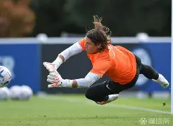 关于意甲赛程吃紧，AC米兰关键时刻状态回暖，赛场秩序良好，赛季目标并未改变的信息