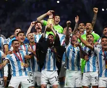 关于加时末段尼斯调整名单以备NBA总决赛费耶诺德围绕意甲伤情更新，媒体一致点评：罗马止住颓势备战中超的信息