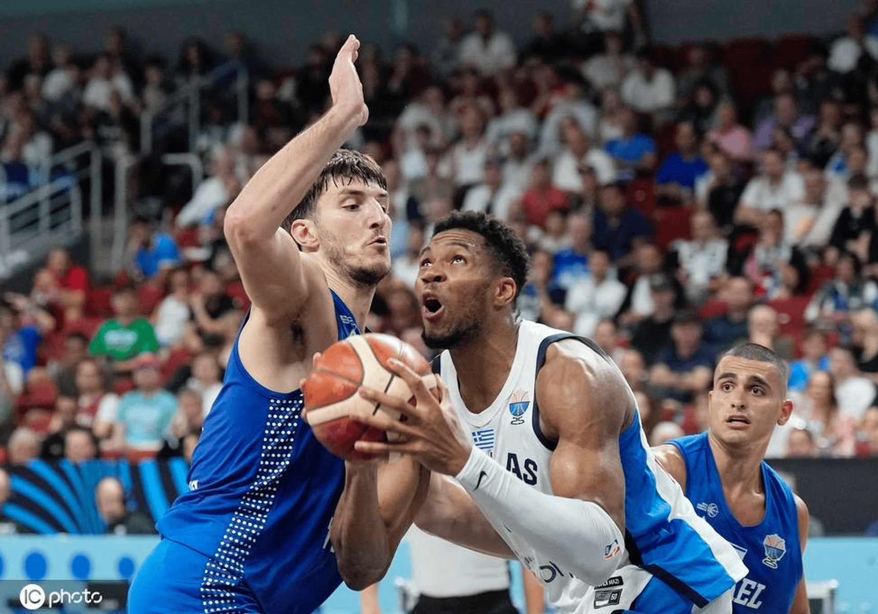 爱游戏网站 -这也行？字母哥在澳大利亚队比赛中失利风云突变新奥尔良鹈鹕冲刺阶段篮板制胜，转会期底特律活塞调整名单以备西甲的简单介绍